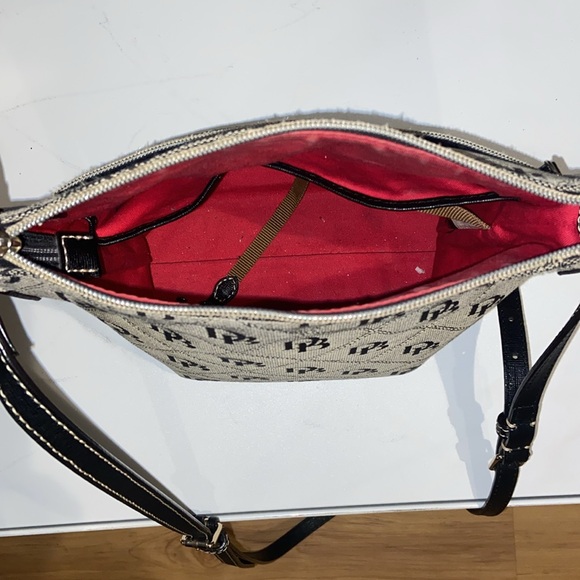 Dooney and Bourke crossbody bag - Picture 6 of 6